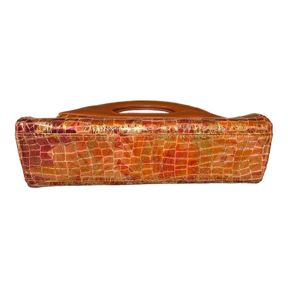 J Renee Ladies purse, alligator-textured shiny vinyl, shades of terra cotta over - Picture 3 of 4